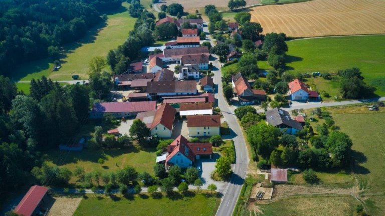 Grossansicht in neuem Fenster: Luftbildaufnahmen Zolling - Siechendorf (2/4)